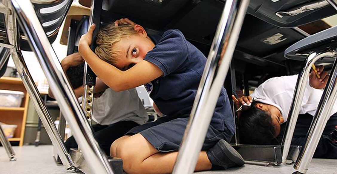 В группе риска – каждый школьник. Правила выживания при стрельбе