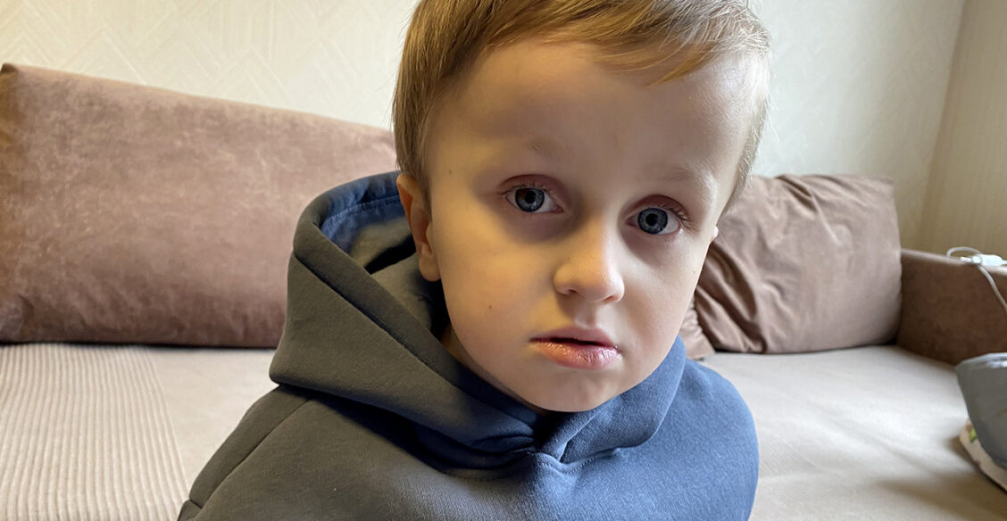 «Ребенок умрет прямо на операционном столе». Демиду сделали 10 курсов химиотерапии