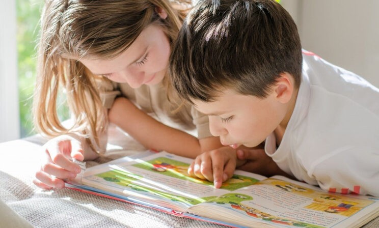 «Каждый пятый ребенок пишет диктант на “два”». Ольга Величенкова — о том, почему так происходит