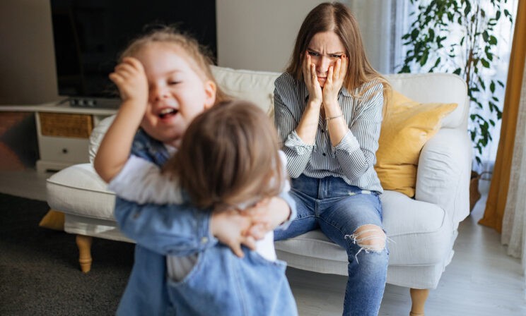 «Не спрашивайте, кто виноват». Что делать родителям, если братья и сестры ссорятся
