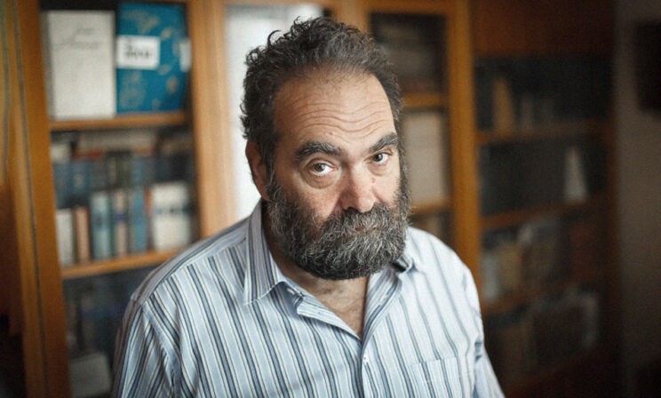 «Пока мы думаем, что мы неповторимы, мы ничего не знаем». Историк Андрей Зорин