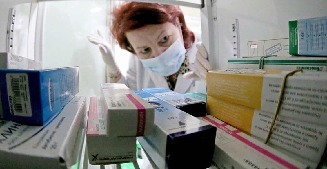 «Лекарства нет, замены — тоже». Какие препараты тяжело купить в России в 2022 году