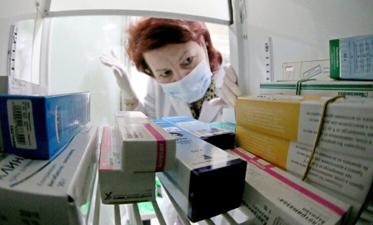 «Лекарства нет, замены — тоже». Какие препараты тяжело купить в России в 2022 году