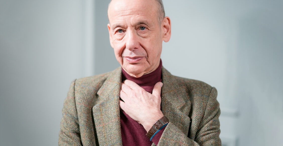 «Убей его!» Александр Асмолов — о стихотворении Симонова