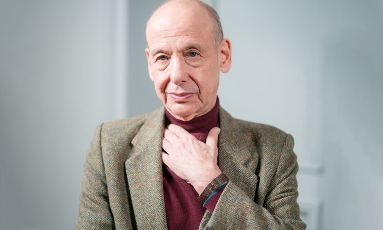 «Убей его!» Александр Асмолов — о стихотворении Симонова