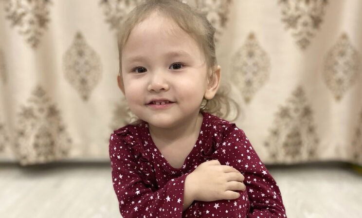 «Доктор позвал Леру, а она обернулась». Ребенку с тугоухостью смогли помочь только к двум годам