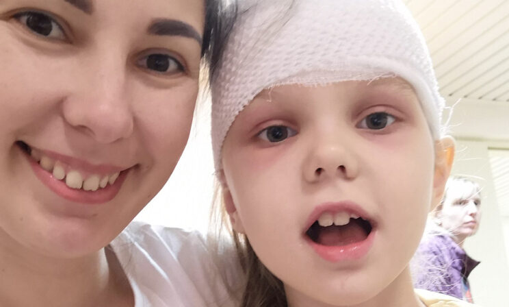 Папа вынес Полину из детского сада на руках. У нее случился инсульт