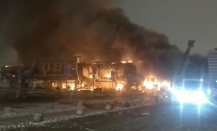В ТЦ "Мега Химки" в Подмосковье случился пожар