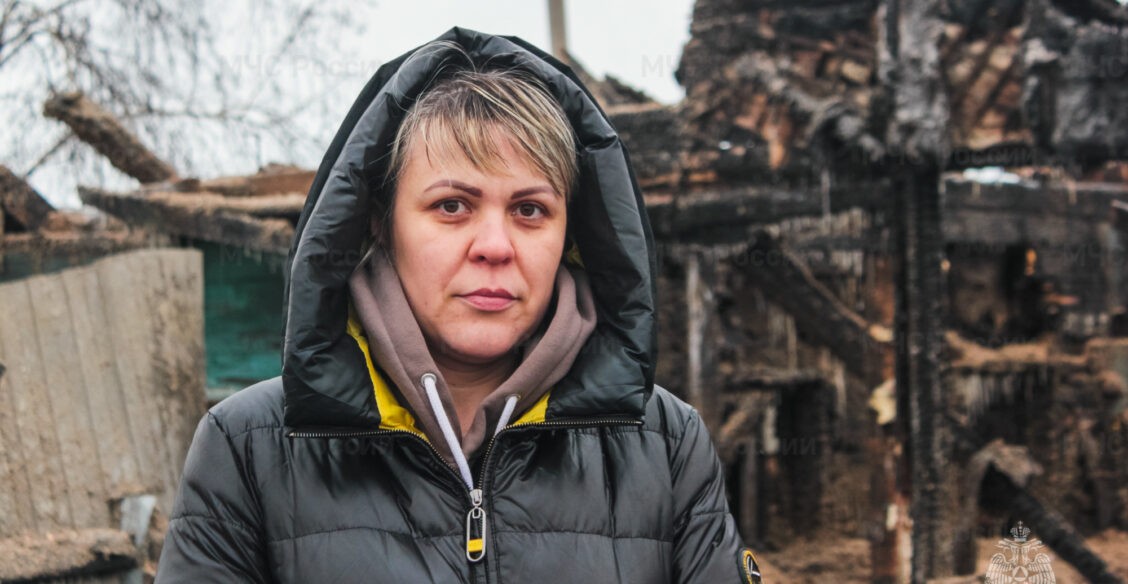 «Горела крыша и стены, а дети ничего не замечали». Жительница Омска спасла трех мальчиков из огня