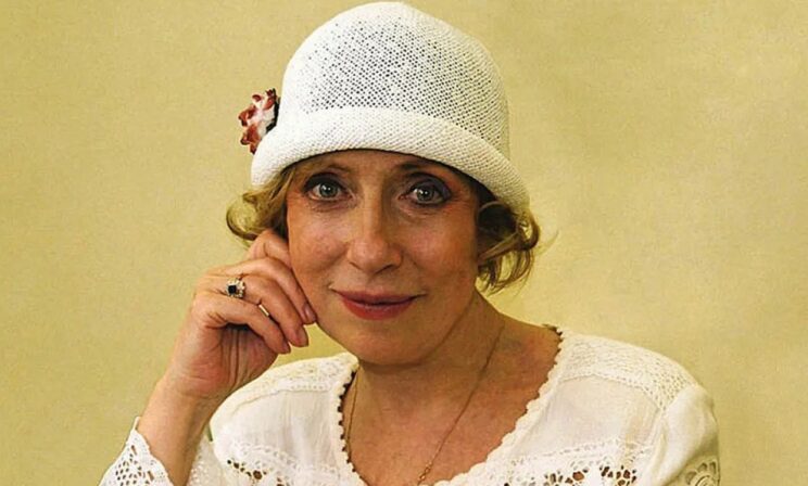 «Люди закодированы на любовь». Инна Чурикова - о жизни, вере, творчестве и счастье