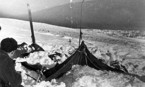 Эксперты назвали новую версию гибели советских туристов на перевале Дятлова
