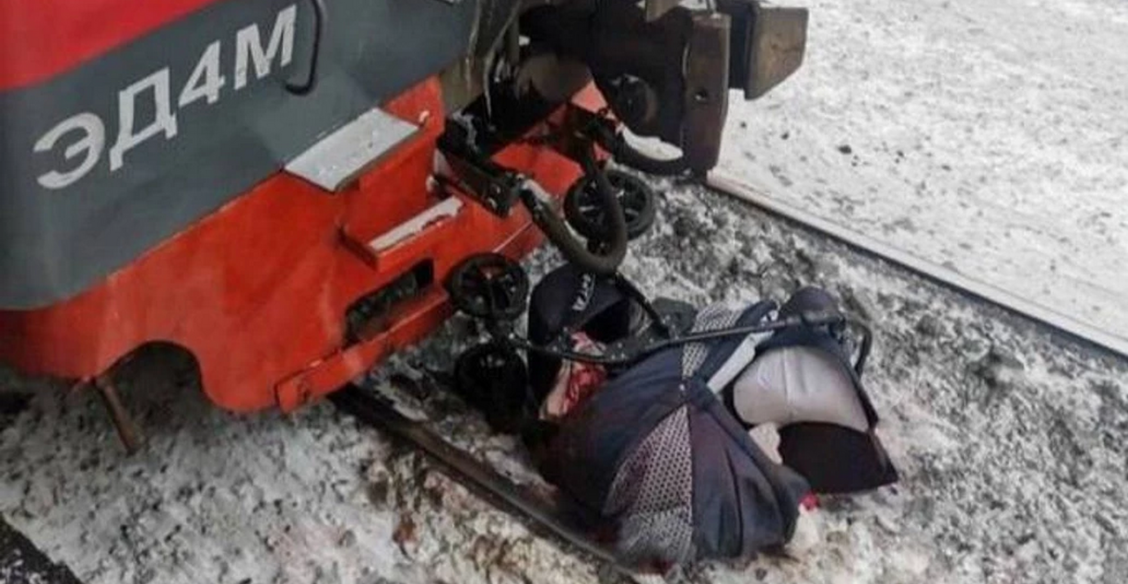 В Подмосковье машинист спас упавшего на рельсы младенца