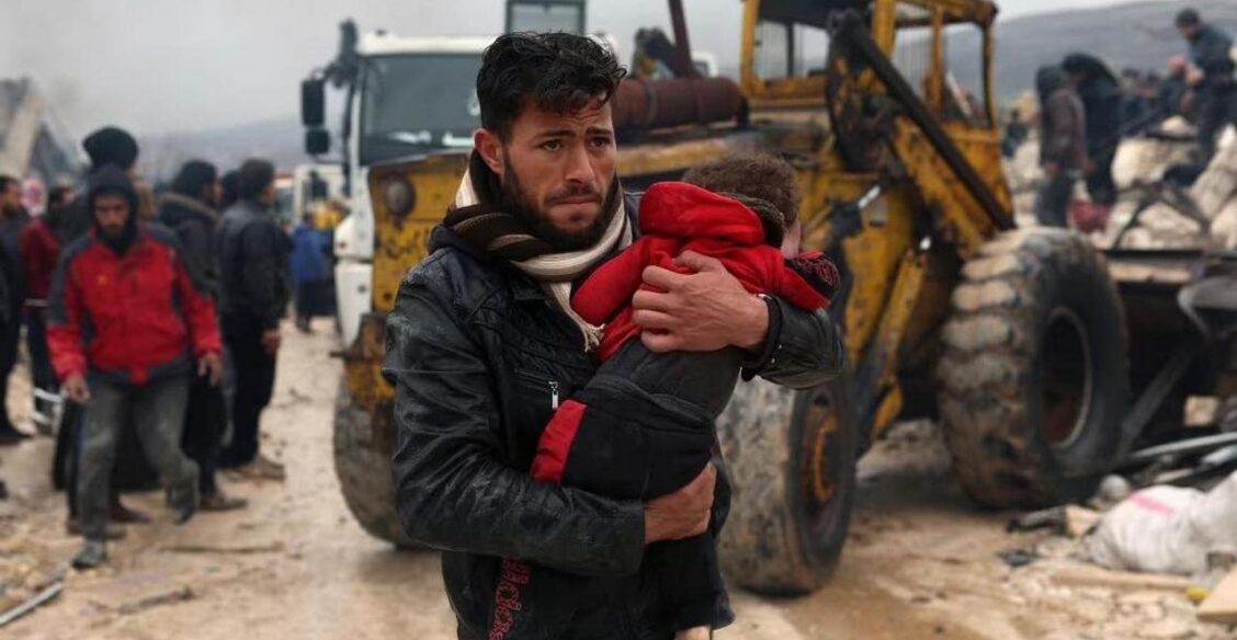 «Я не теряю надежды: до сих пор находят живых». Новые свидетельства через 10 дней после трагедии в Турции