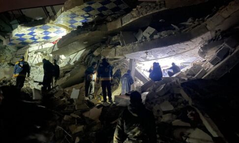 В Сирии и Турции произошло мощное землетрясение. Погибли более 1000 человек (обновляется)