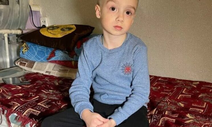 В Набережных Челнах 5-летний мальчик спас жизнь своей маме. Он вызвал скорую, не зная адреса