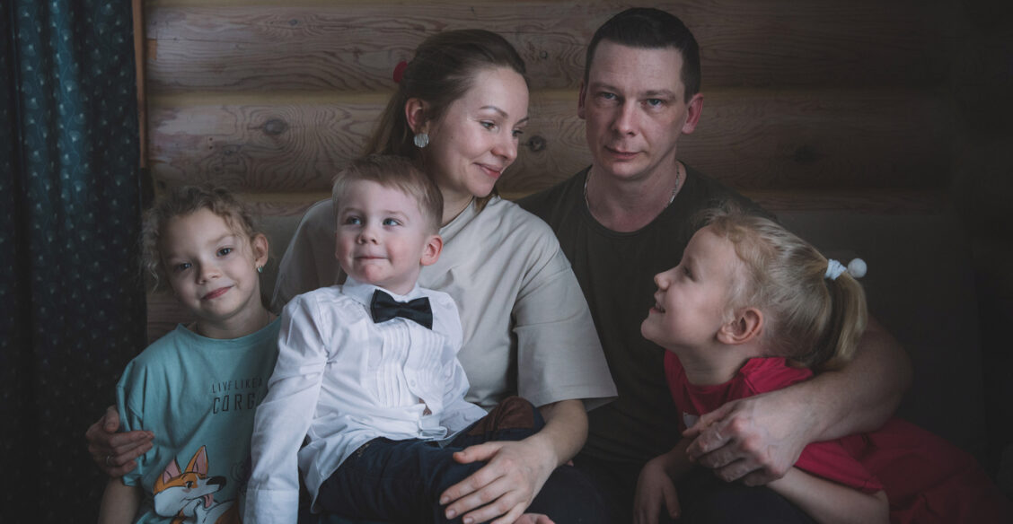 «Двоих детей взяли, когда я отчаялась. А через полгода появился третий»