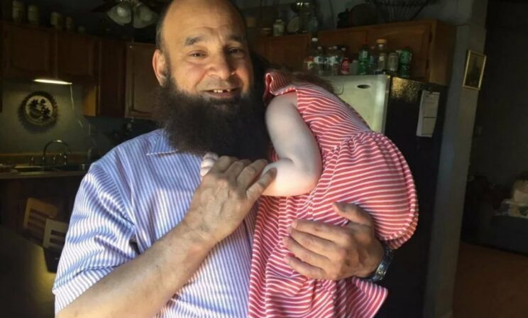 «Их никто больше не возьмет». Супруги Бзик стали приемными родителями 80 детей с тяжелыми заболеваниями