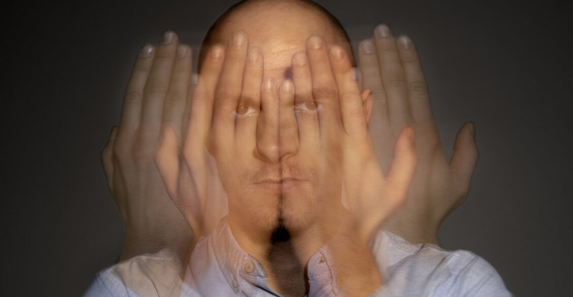 «Не надо мне к психиатру, у меня просто живот болит!» Как распознать скрытую депрессию