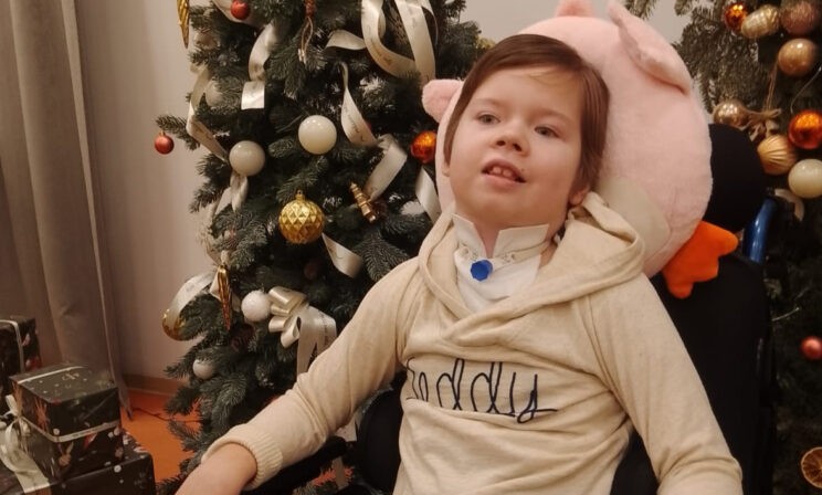 «Еще вчера мой ребенок смеялся». После ДТП Ульяна впала в кому