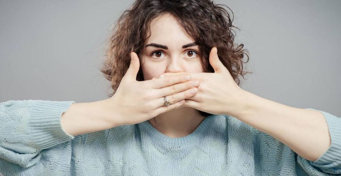 «Из-за заикания я не могла сказать начальнику “нет”». Истории людей с логоневрозом