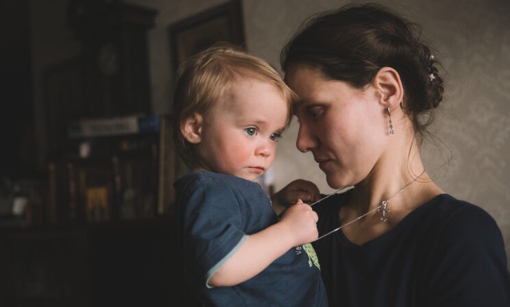 «Зачем он это сделал, так и не ответил». Ирина ждет суда и растит троих детей одна