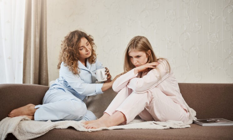 «Дочку оттолкнула взрослая подруга». Какие слова найти для подростка?