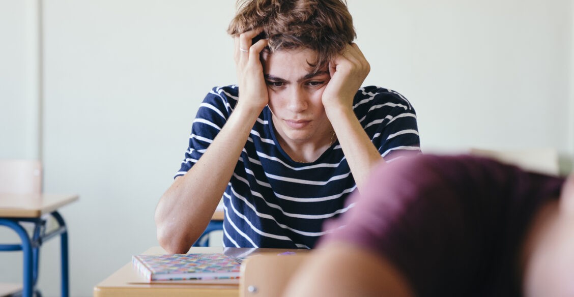 Сбежать от ЕГЭ. Почему дети начинают вредить себе накануне экзамена