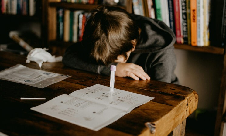 «На экзамене так разволновался, что все забыл!» Как научить мозг не отвлекаться на стресс