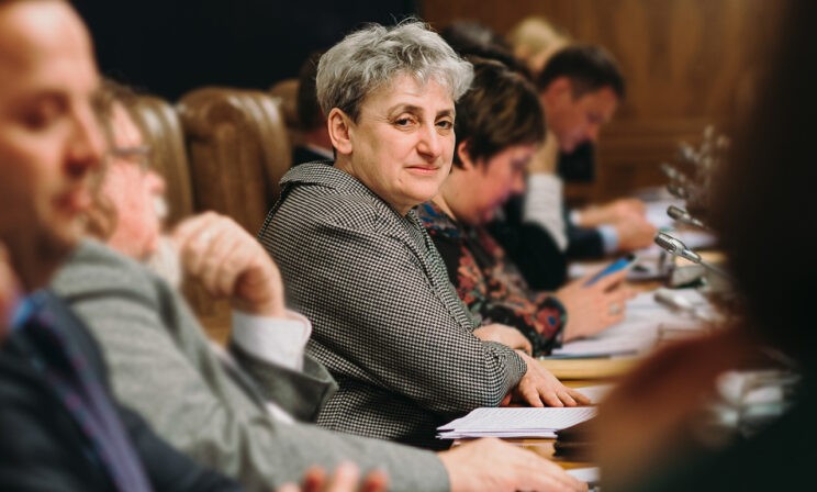 «Если сын попал в ПНИ, то мама ему никто». Анна Битова — о поправках в закон «О психиатрической помощи»