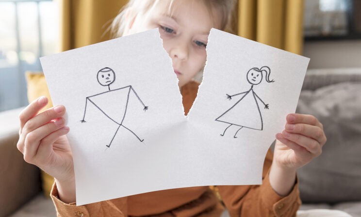 «Алименты — не выигрыш и не дань». Как страдают дети во время развода