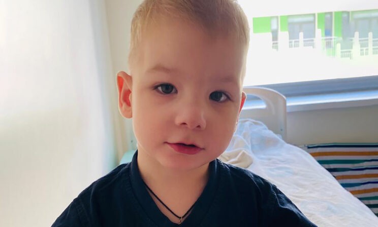 Из-за врожденного порока сердца у Левы постоянное кислородное голодание
