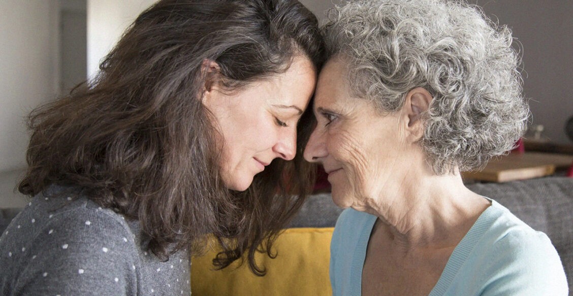 «Мама, я же хочу как лучше!» Что сказать пожилым родителям, когда вы друг с другом не согласны