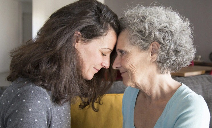 «Мама, я же хочу как лучше!» Что сказать пожилым родителям, когда вы друг с другом не согласны