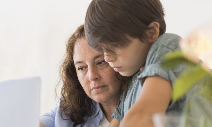 «Сына травят в классном чате». Как остановить кибербуллинг?