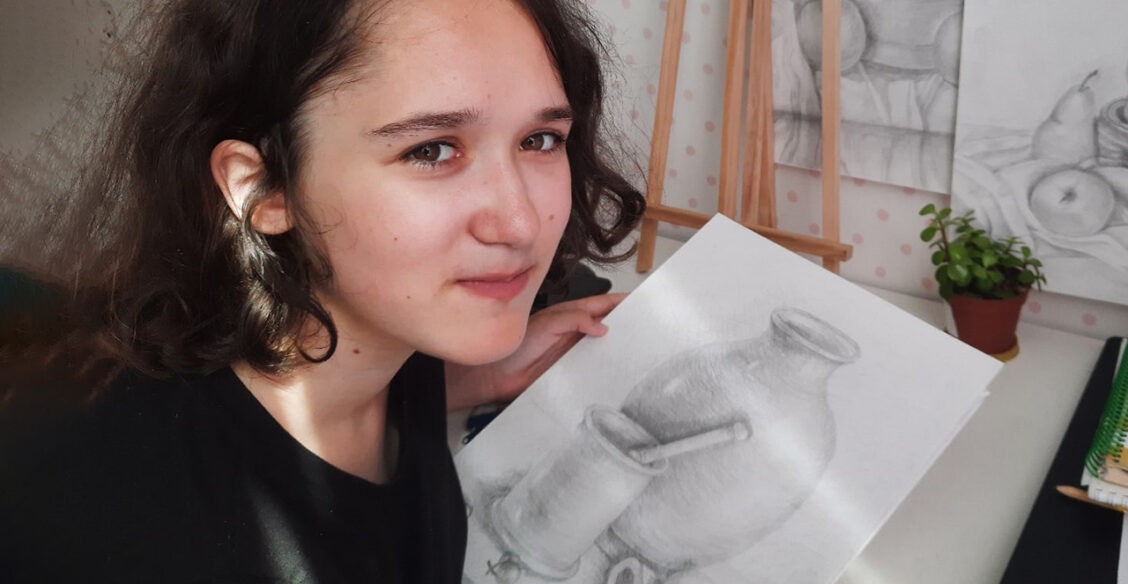 «Вы очень добрый. Заберите меня». Ангела написала учителю СМС, и ее жизнь изменилась