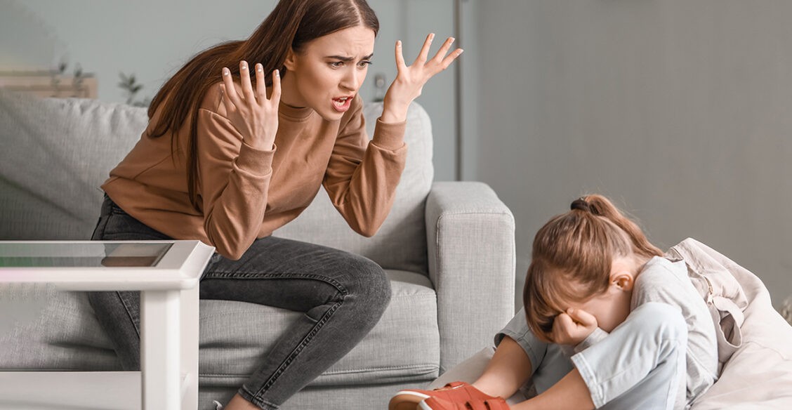 «Накричала на сына, а теперь жалею». Что делать, если вы обидели ребенка