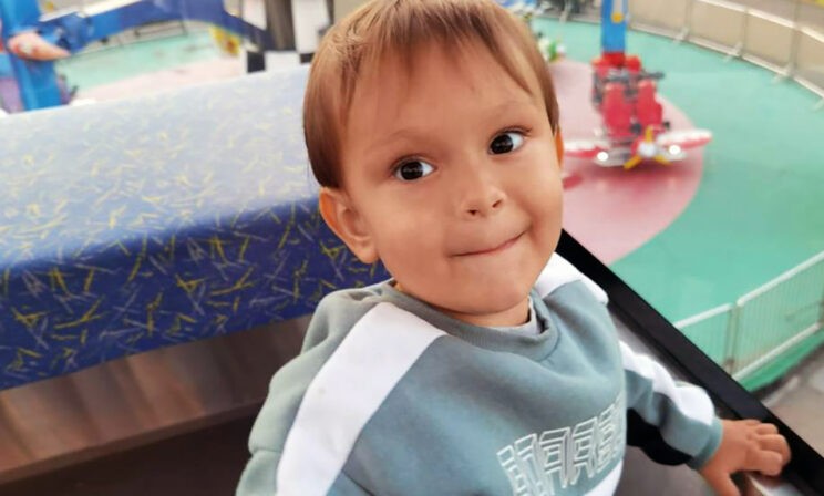 Тихон родился со spina bifida. Ему сразу сделали операцию на позвоночнике