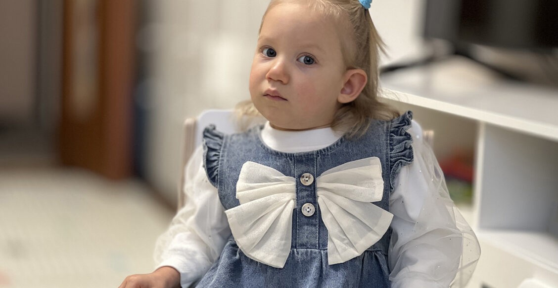 Ульяна родилась здоровой. Но в ее кровь попал золотистый стафилококк и разрушил позвоночник