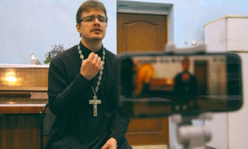 Травля в школе готовит к жизни? Священник Дионисий Костомаров