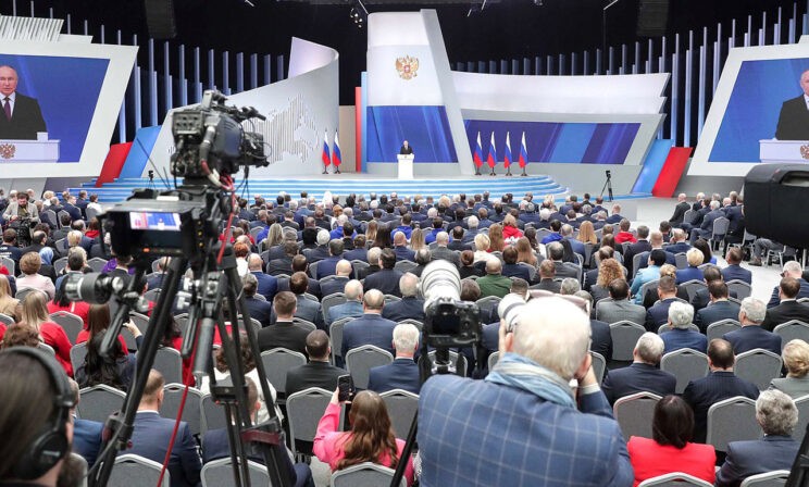 Семейная ипотека, пересдача ЕГЭ и выплаты учителям. О чем говорил президент