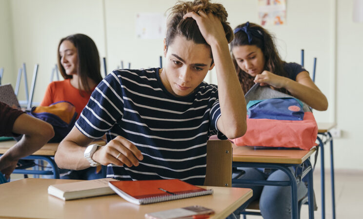 «Скоро ЕГЭ, а сын не готовится». Как научить подростка планировать время