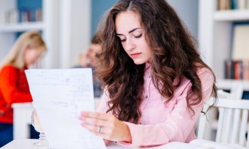 «Если пересдашь экзамен хуже, то прежнюю оценку уже не вернуть». Главное о правилах ЕГЭ-2024