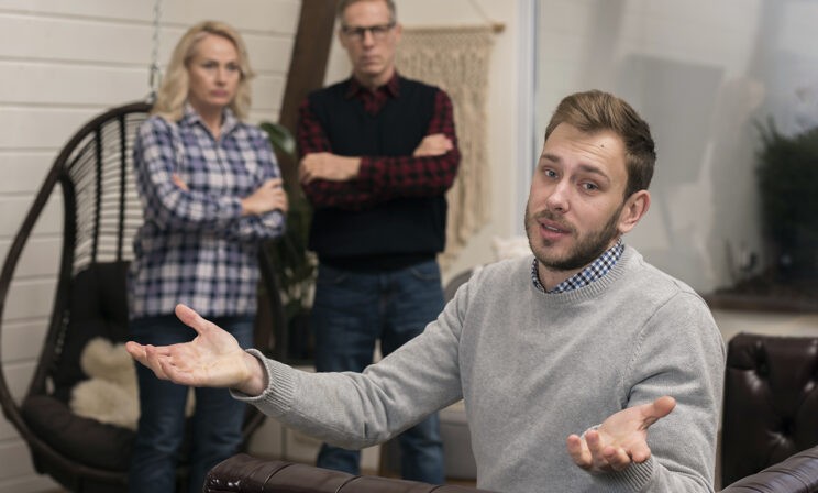 «Сыну уже 23 года, но он не хочет жить отдельно»