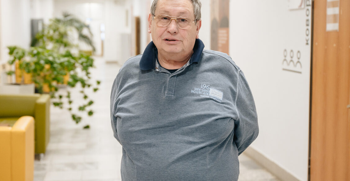 «Те, кто ругает ЕГЭ, не видели задания». Профессор ВШЭ Анатолий Каспржак