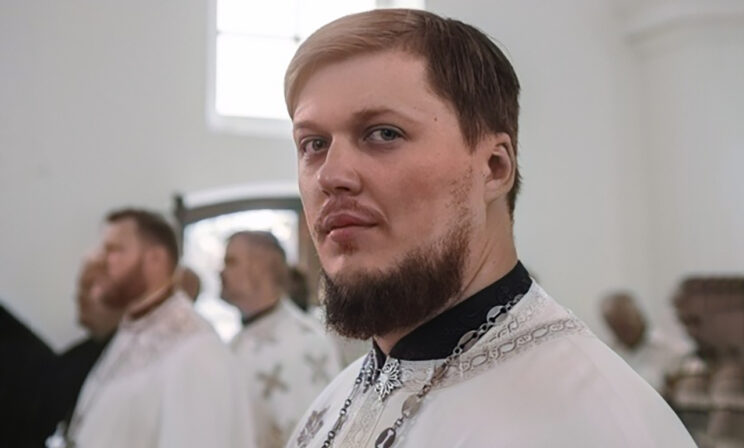 «В Орске люди помогают друг другу». Священник Максим Бражников