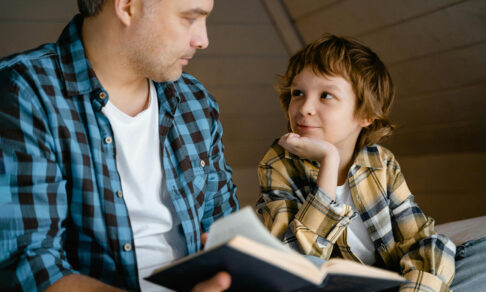 «Книжку бы в руки взял, растешь в интеллигентной семье!» Как я заставил ребенка читать