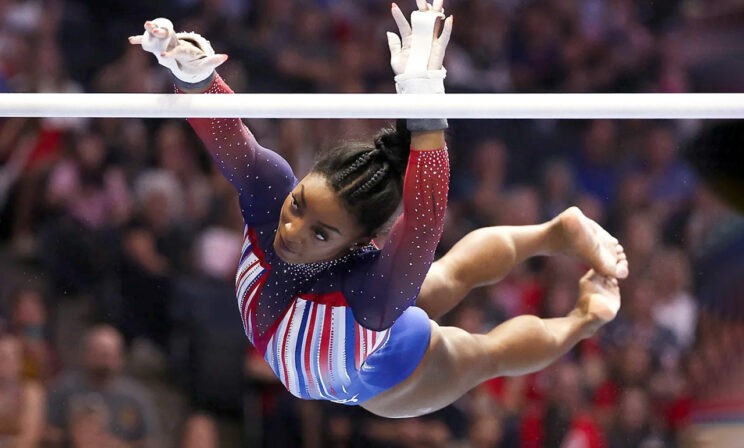 Рост 142, приемная семья. Кто такая Симона Байлз — самая титулованная гимнастка мира