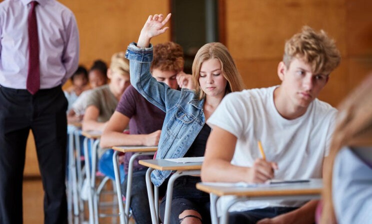 «Поступление похоже на игру в покер». Эксперт — о проекте новых правил приема в вузы-2025