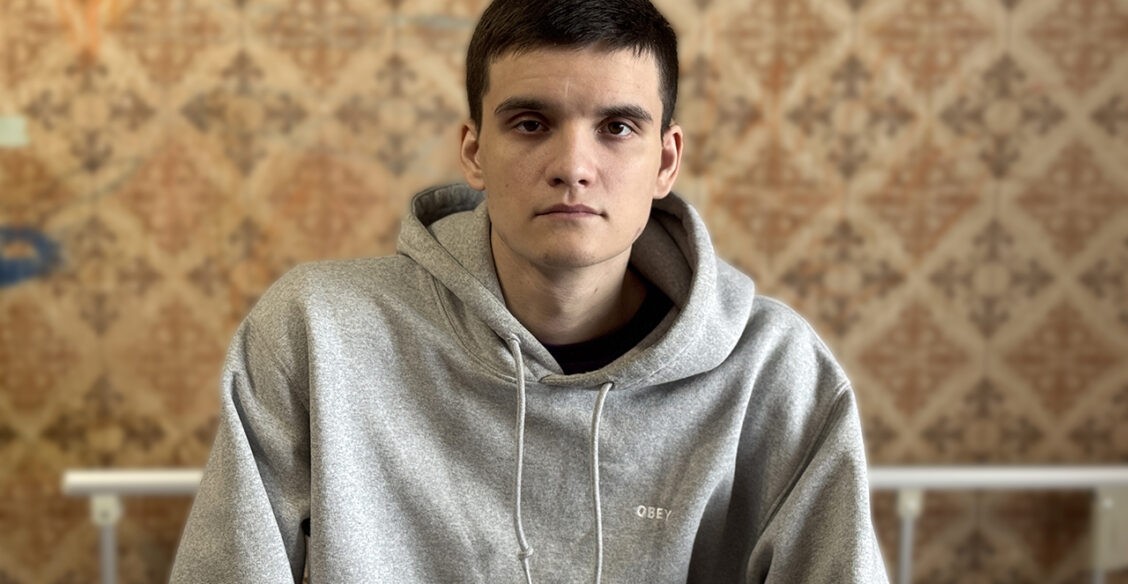 Денис неудачно нырнул и сломал позвоночник