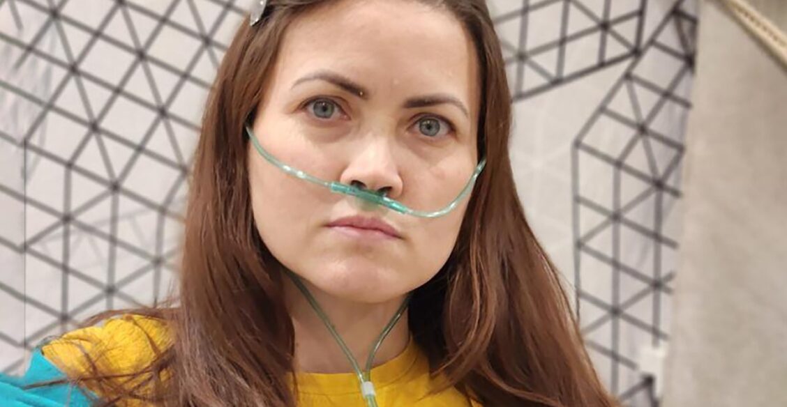 Светлана много лет борется с муковисцидозом. Его не смог победить ее старший брат
